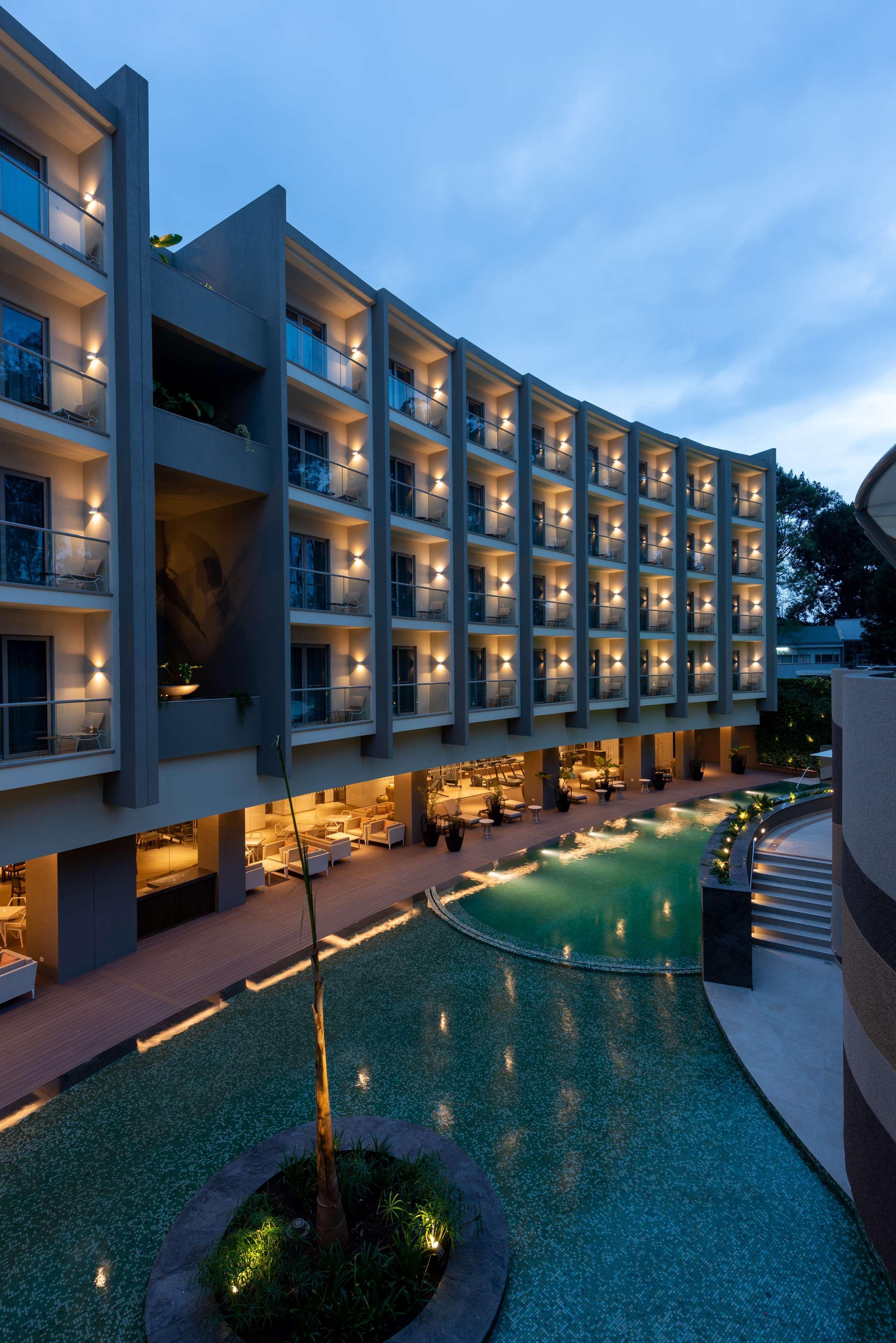 Radisson Blu Hotel & Residence Nairobi Arboretum Exterior photo The hotel's main pool