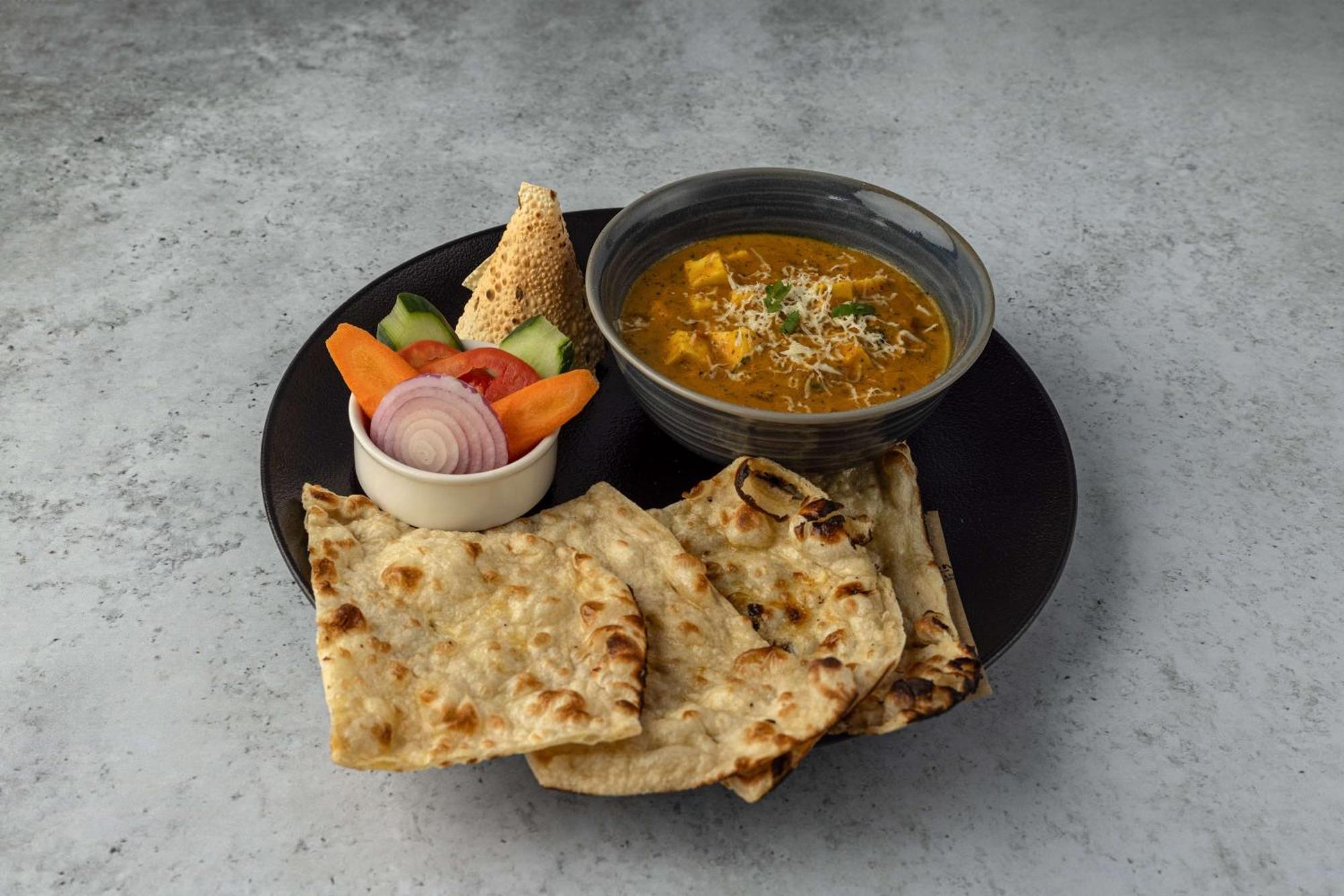 Radisson Blu Hotel & Residence Nairobi Arboretum Exterior photo Naan with paneer masala