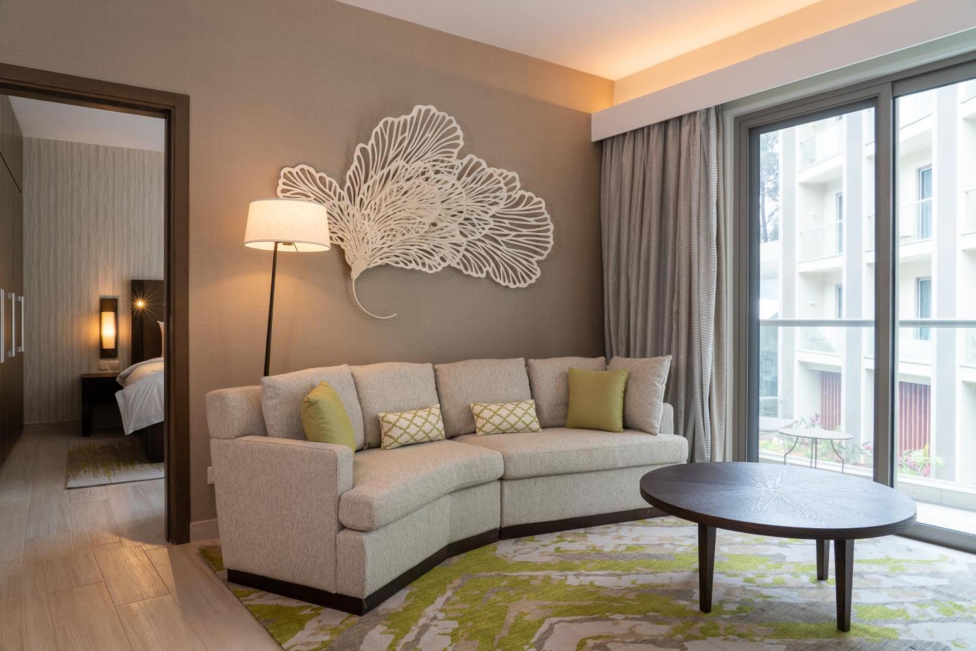 Radisson Blu Hotel & Residence Nairobi Arboretum Exterior photo A living room at the hotel
